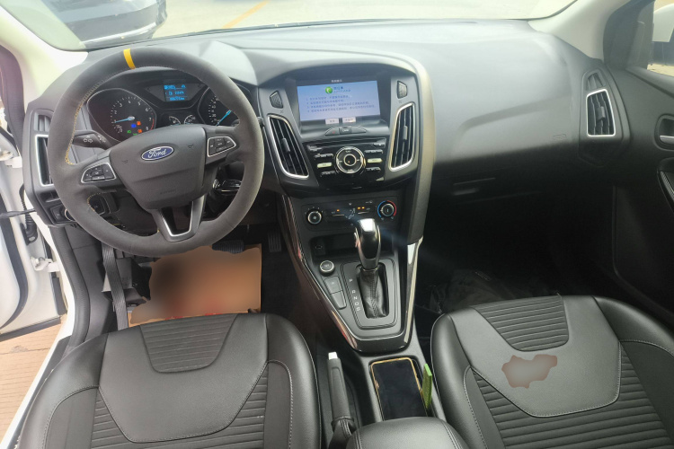 福特 福克斯 2020款 两厢经典 1.5L 自动风尚型中控内饰7002