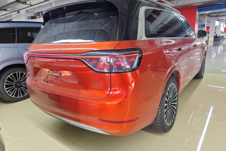 鸿蒙智行 问界M9 2024款 增程 Ultra版 52kWh 5座版车身外观7