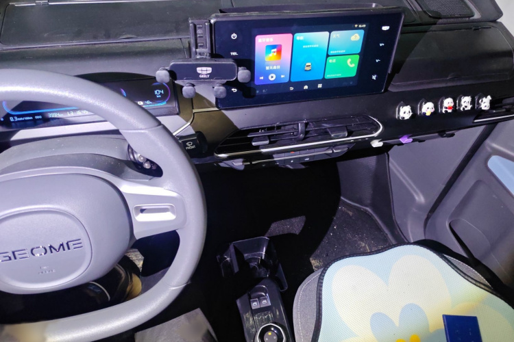 吉利银河 2024款 熊猫mini 200km 龙腾PRO版局部细节16