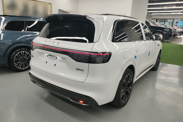 鸿蒙智行 问界M8 2025款 增程 Ultra版 53.4kWh 5座版车身外观6005