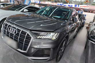 奥迪Q7 2022款 55 TFSI quattro S line运动型