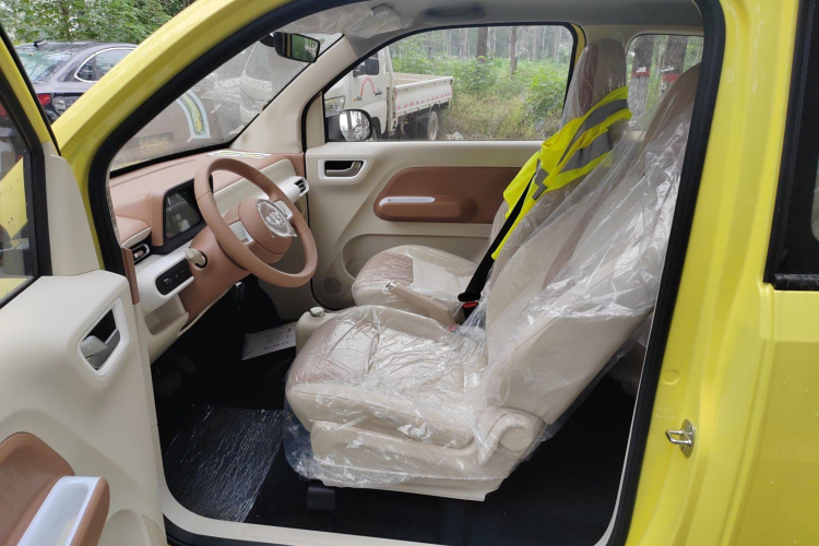 五菱汽车 宏光MINIEV 2024款 第三代 215km 青春版中控内饰7001