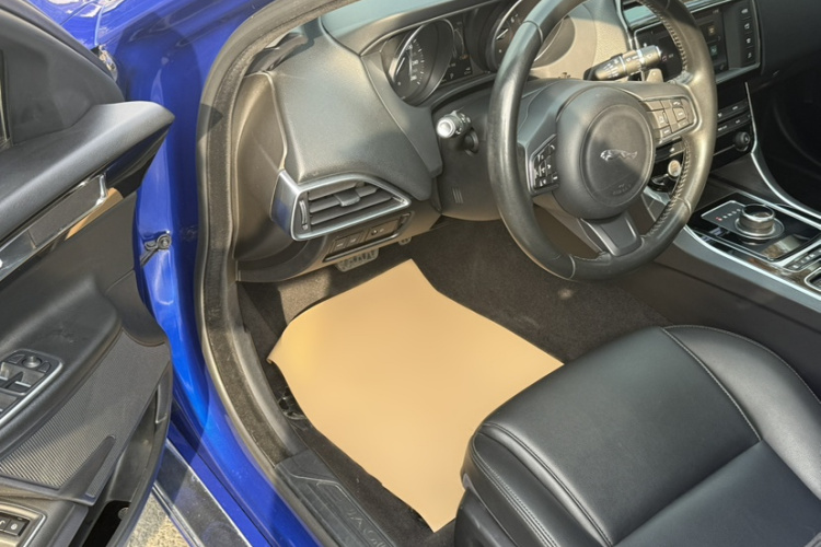 捷豹XEL 2018款 2.0T 200PS 精英版局部细节19