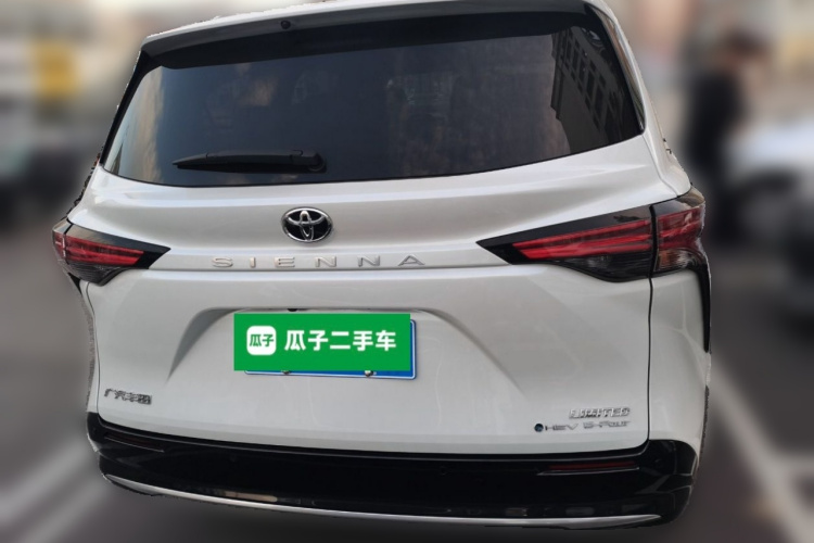 丰田 赛那SIENNA 2024款 2.5L混动 四驱尊贵版车身外观6