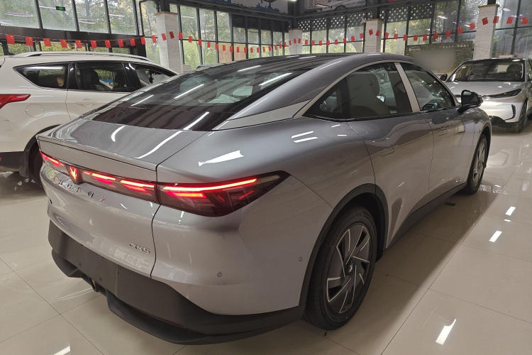 ARCFOX极狐 极狐 阿尔法S5 2025款 改款 560PRO 185kW车身外观6003