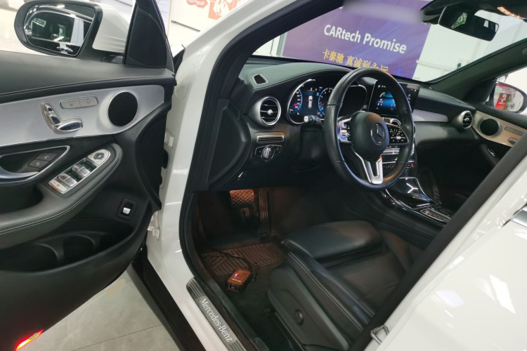 奔驰GLC 2021款 GLC 260 L 4MATIC 动感型中控内饰20