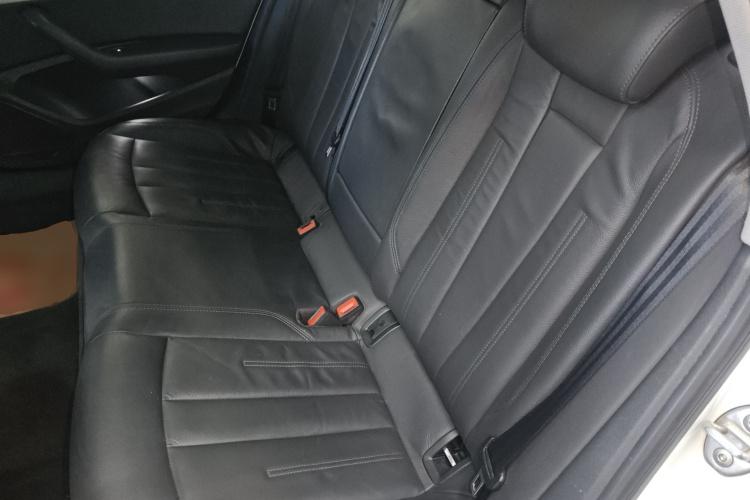 奥迪A4L 2019款 40 TFSI 时尚型 国VI中控内饰7004