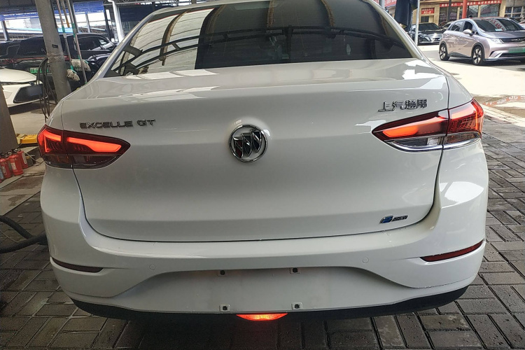 别克 英朗 2021款 改款 1.3T 自动轻混动精英型车身外观6