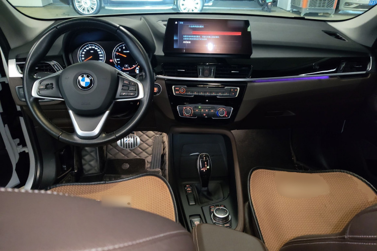 宝马X1 2021款 sDrive20Li 时尚型中控内饰12
