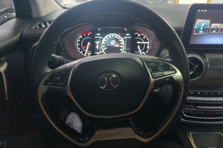 北京汽车 绅宝D50 2018款 1.5L CVT尊贵智联版中控内饰13