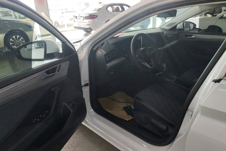 大众 速腾 2025款 300TSI DSG超越版中控内饰20