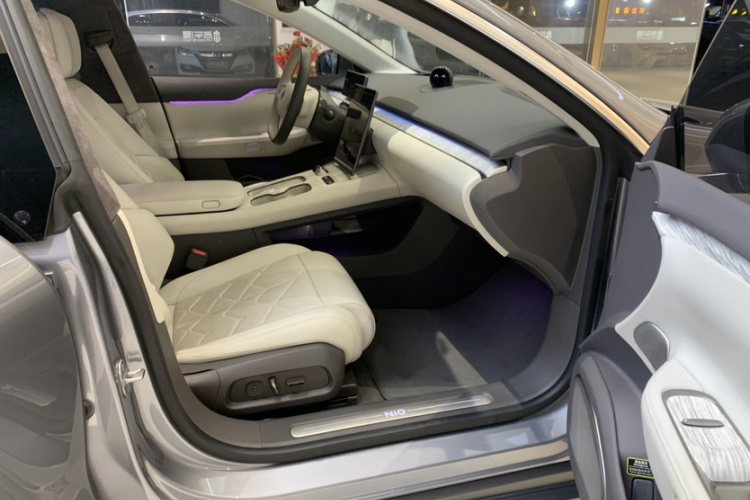 蔚来ET7 2024款 75kWh 行政签名版中控内饰7006