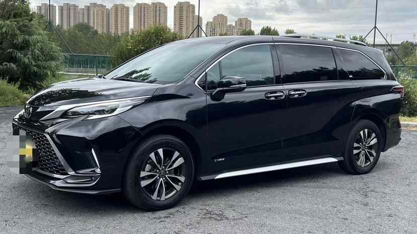 丰田 格瑞维亚 2024款 2.5L混动 尊贵PLUS四驱版(1)