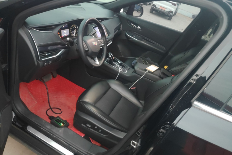 凯迪拉克XT4 2020款 改款 28T 两驱技术型中控内饰19