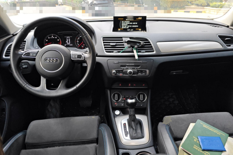 奥迪Q3 2018款 35 TFSI 运动型典藏版中控内饰12
