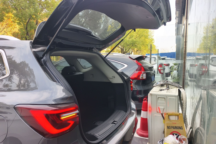 荣威RX5 2025款 PLUS 330TGI 自动领潮智惠版局部细节23