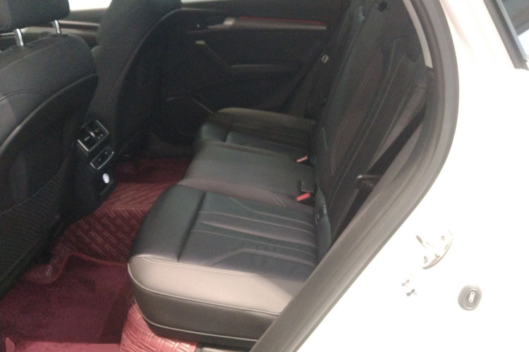 奥迪Q5L 2021款 40 TFSI 豪华动感型中控内饰21