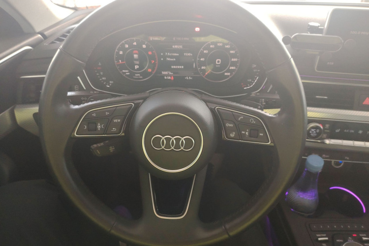 奥迪A4L 2018款 30周年年型 40 TFSI 时尚型局部细节13