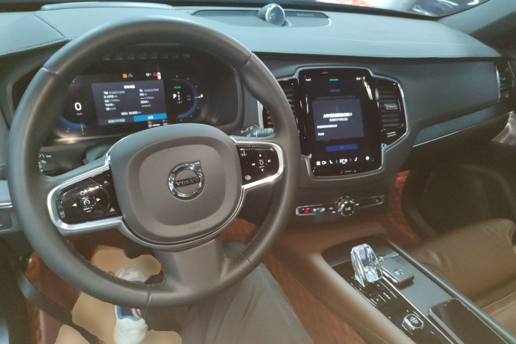 沃尔沃XC90新能源 2023款 T8 RECHARGE 智尊豪华版 7座中控内饰12