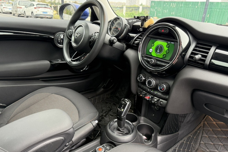 MINI 2019款 1.5T ONE PLUS中控内饰7002