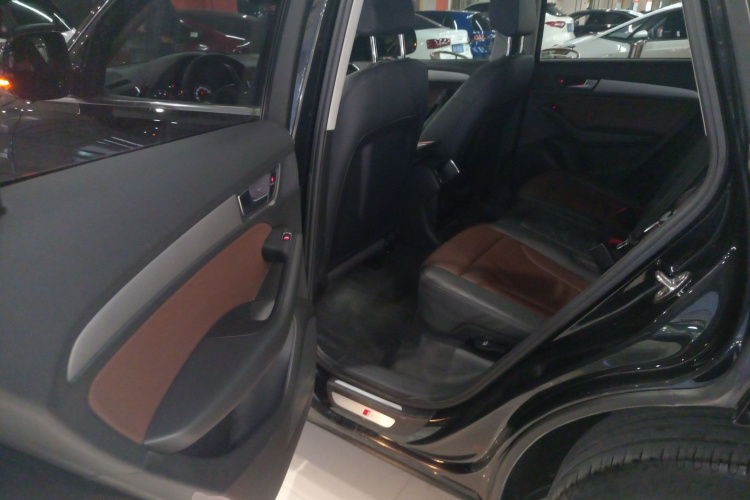 奥迪Q5 2017款 Plus 40 TFSI 进取型中控内饰21