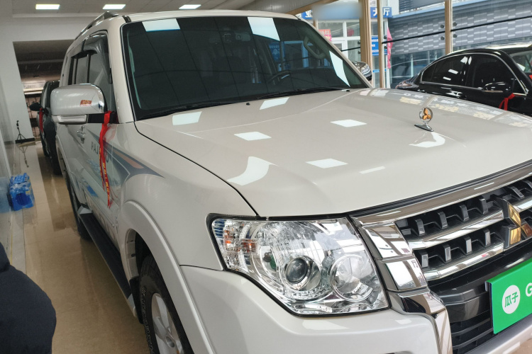 三菱 帕杰罗（平行进口） 车身外观3