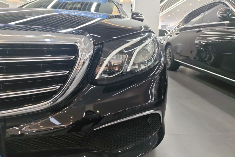 奔驰E级 2020款 改款 E 260 L车身外观6009