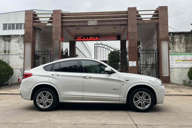 宝马X4 2016款 xDrive20i M运动型车身外观6002