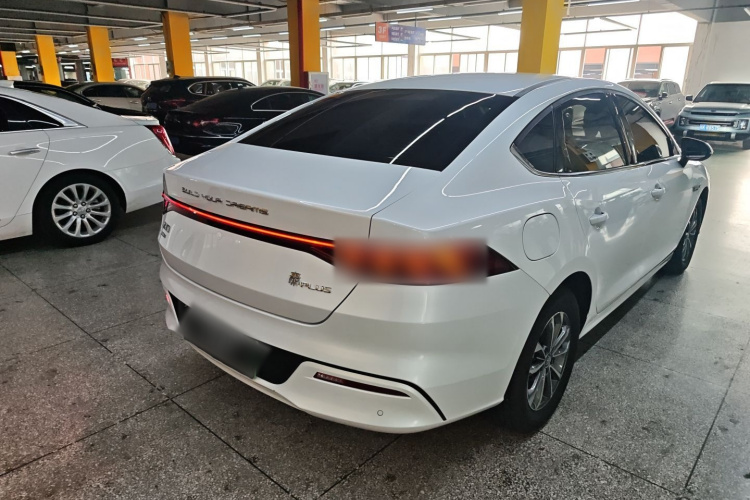 比亚迪 秦PLUS 2024款 荣耀版 DM-i 55KM领先型车身外观7