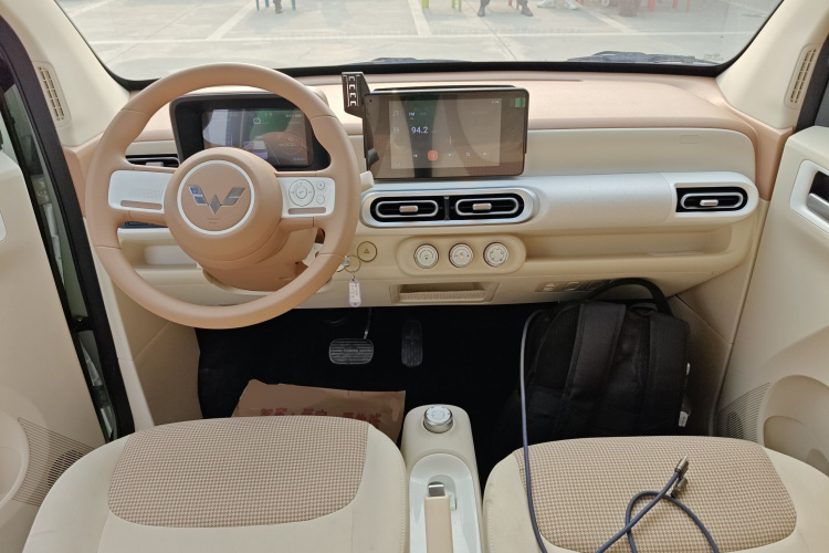 五菱汽车 宏光MINIEV 2024款 第三代 215km 进阶版中控内饰7002