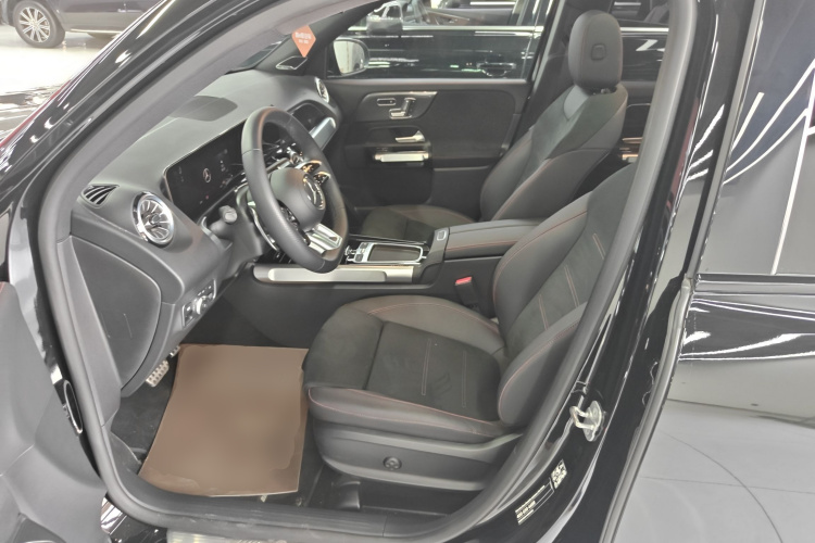 奔驰GLB AMG 2024款 AMG GLB 35 4MATIC局部细节19