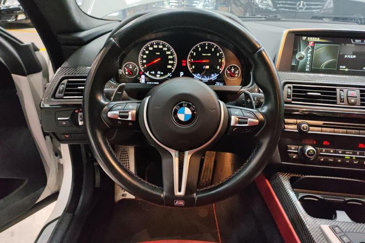 宝马M6 2013款 M6 Gran Coupe中控内饰13