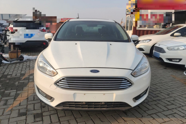 福特 福克斯 2015款 三厢 1.6L 自动风尚型车身外观2