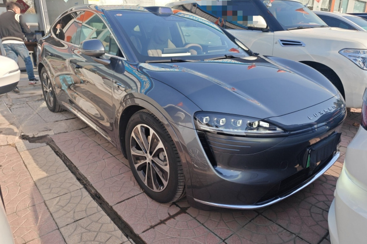 鸿蒙智行 智界R7 2025款 增程 251km Max车身外观3