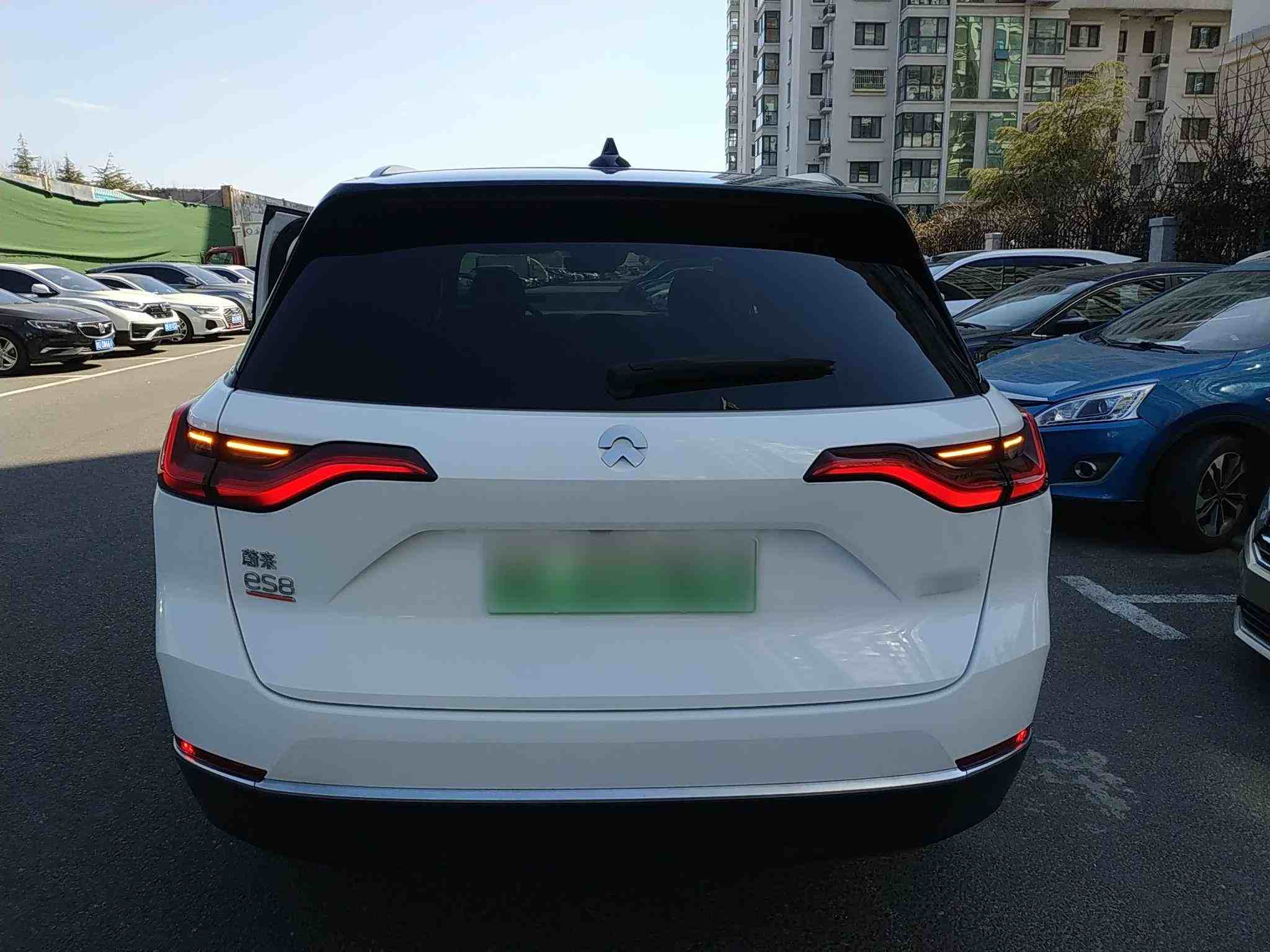 蔚来ES8 2022款 100kWh 七座版(5)
