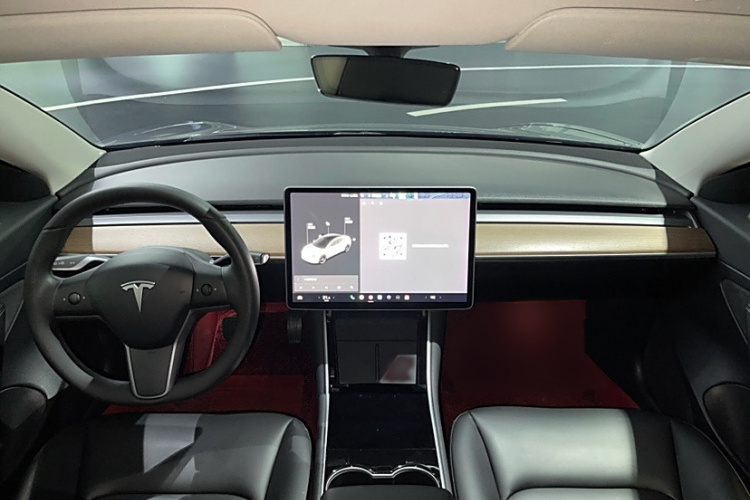 特斯拉 Model 3 2020款 改款 长续航后轮驱动版中控内饰7011