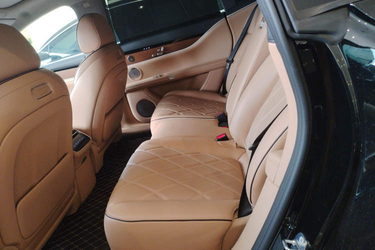 鸿蒙智行 享界S9 2024款 纯电 Ultra 四驱旗舰版中控内饰7004