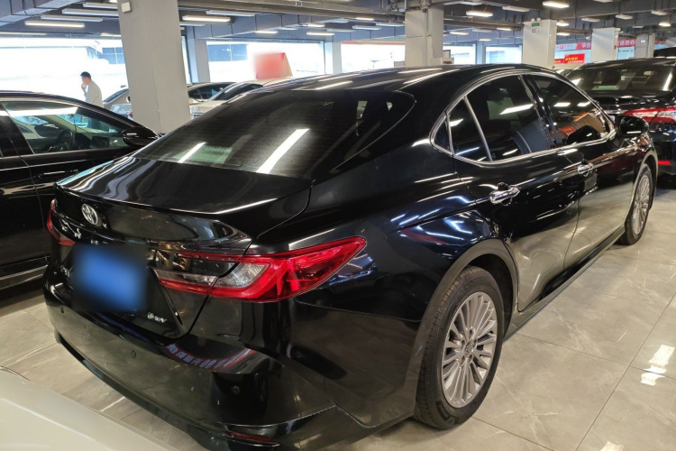 丰田 凯美瑞 2024款 双擎 2.0HGVP 豪华版车身外观7