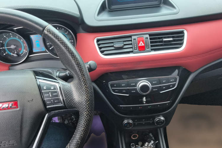 哈弗H1 2015款 1.5L AMT尊贵型中控内饰7002