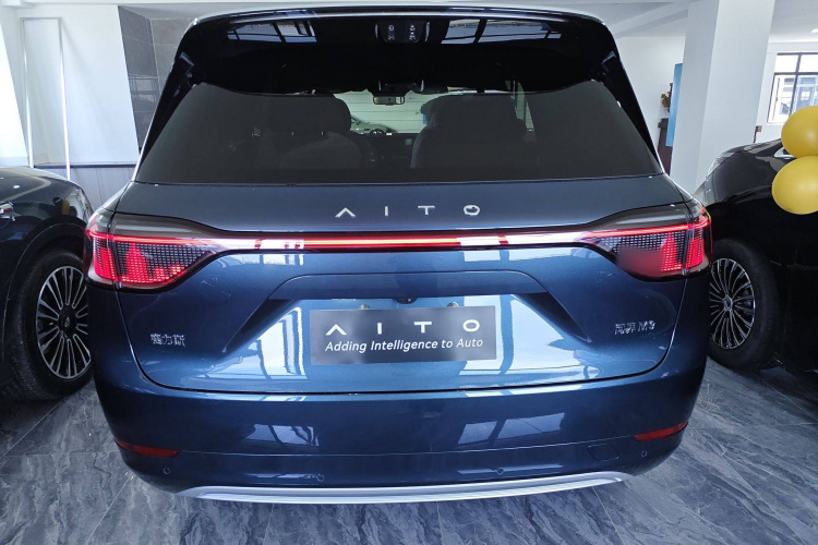 鸿蒙智行 问界M9 2025款 增程 Ultra版 52kWh 6座版车身外观6004