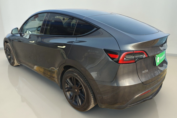 特斯拉 Model Y 2023款 后轮驱动版车身外观5