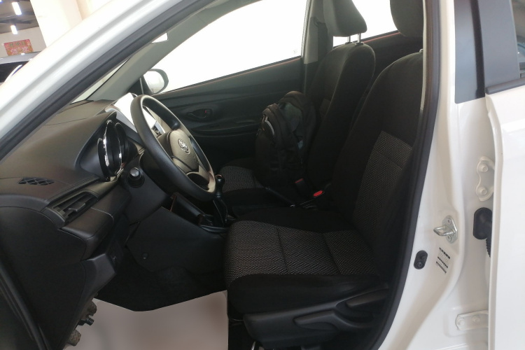 丰田 威驰 2017款 1.3L 手动前行版中控内饰19