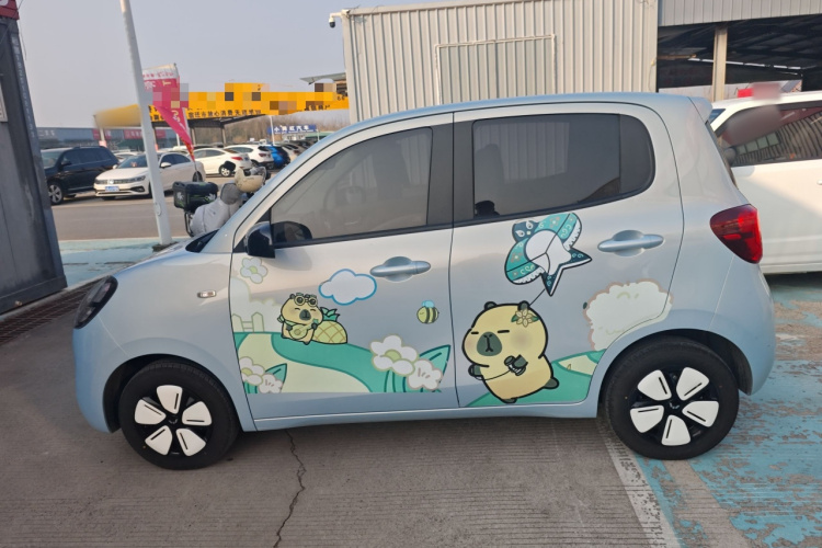 五菱汽车 宏光MINIEV 2025款 四门版 臻享款车身外观4