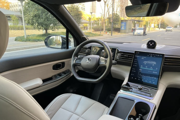 蔚来ES8 2020款 580KM 六座版中控内饰7009