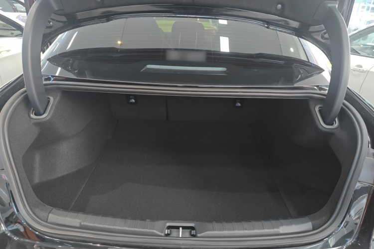 领克03 2023款 1.5TD DCT劲Plus机舱底盘23