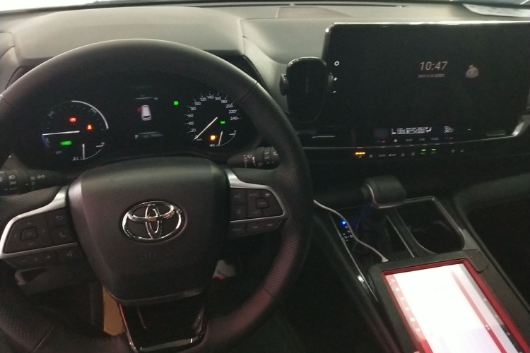 丰田 赛那SIENNA 2024款 2.5L混动 四驱尊贵版中控内饰12