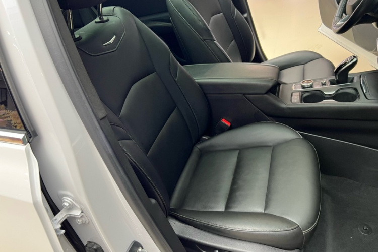 凯迪拉克XT4 2020款 改款 28T 两驱领先型中控内饰7011