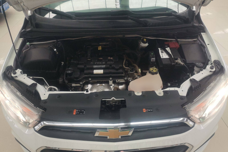 雪佛兰 爱唯欧 2014款 三厢 1.4SL MT 舒适版机舱底盘24