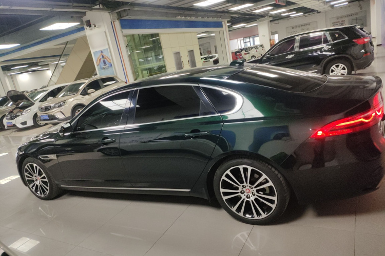 捷豹XFL 2022款 XFL 2.0T P250 两驱尊享豪华版车身外观6003