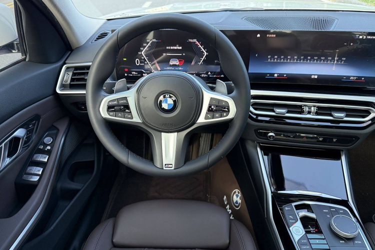 宝马3系 2023款 320Li M运动套装中控内饰7002